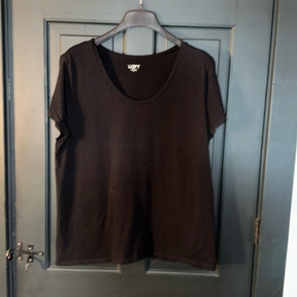 Loft black scoop neck t-shirt size XL
